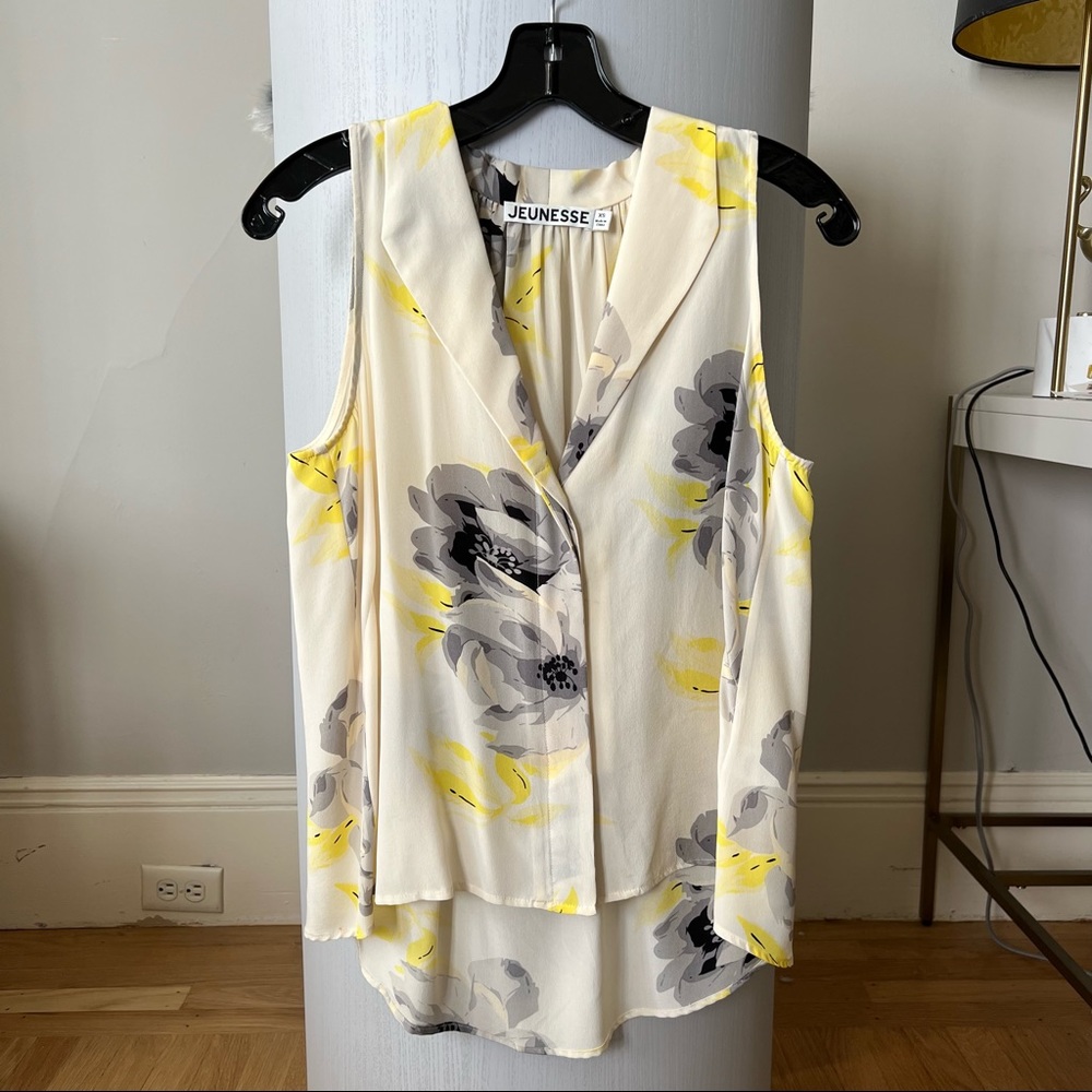 Jeunesse 100% SILK sleeveless top